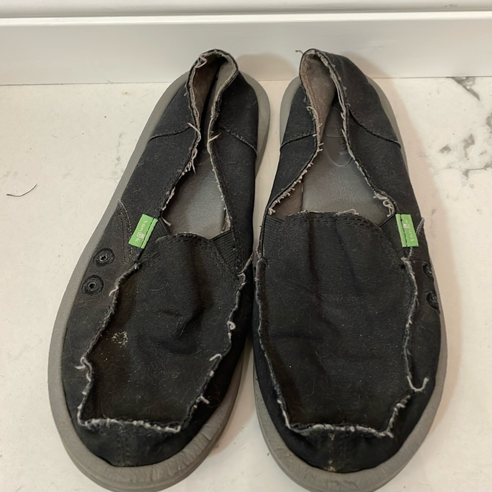 Sanuk shoes